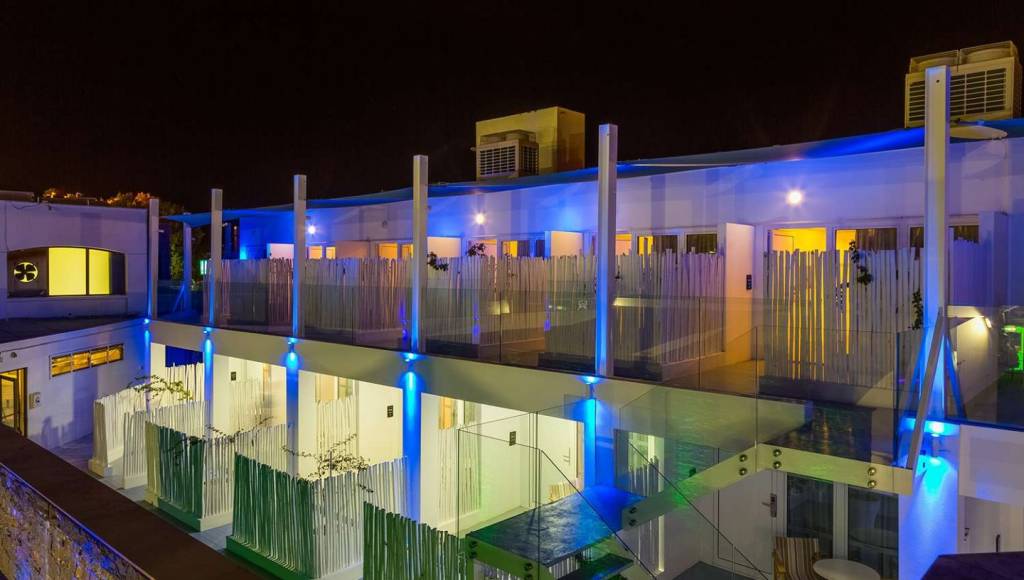 BLUE HARBOUR BOUTIQUE 3★