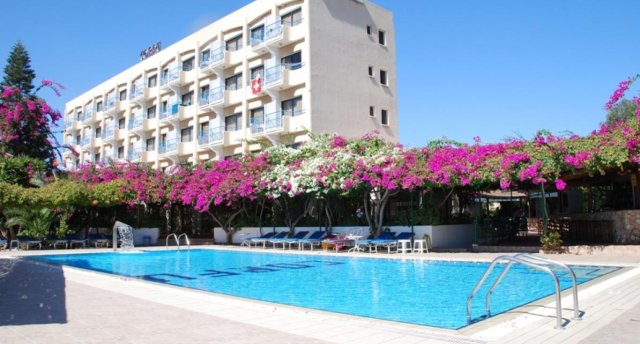 Viesnīcas skats Ēģiptē, Hurgada ar baseinu