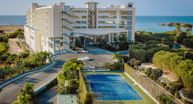 NISSIBLU BEACH RESORT 5★