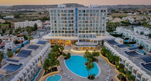 RADISSON BEACH RESORT LARNACA 5★