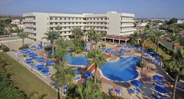NISSIANA HOTEL & BUNGALOWS 3★