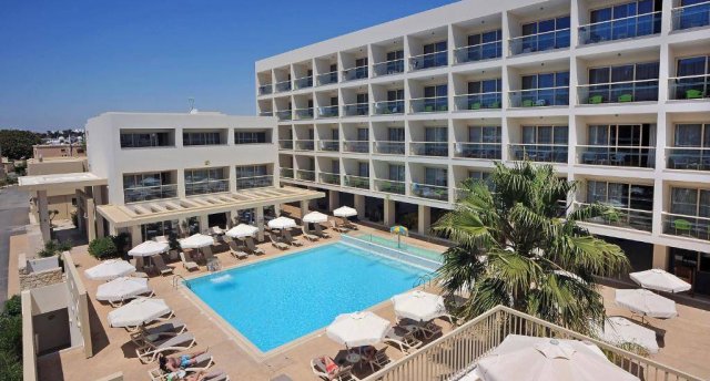 NELIA GARDENS 3★