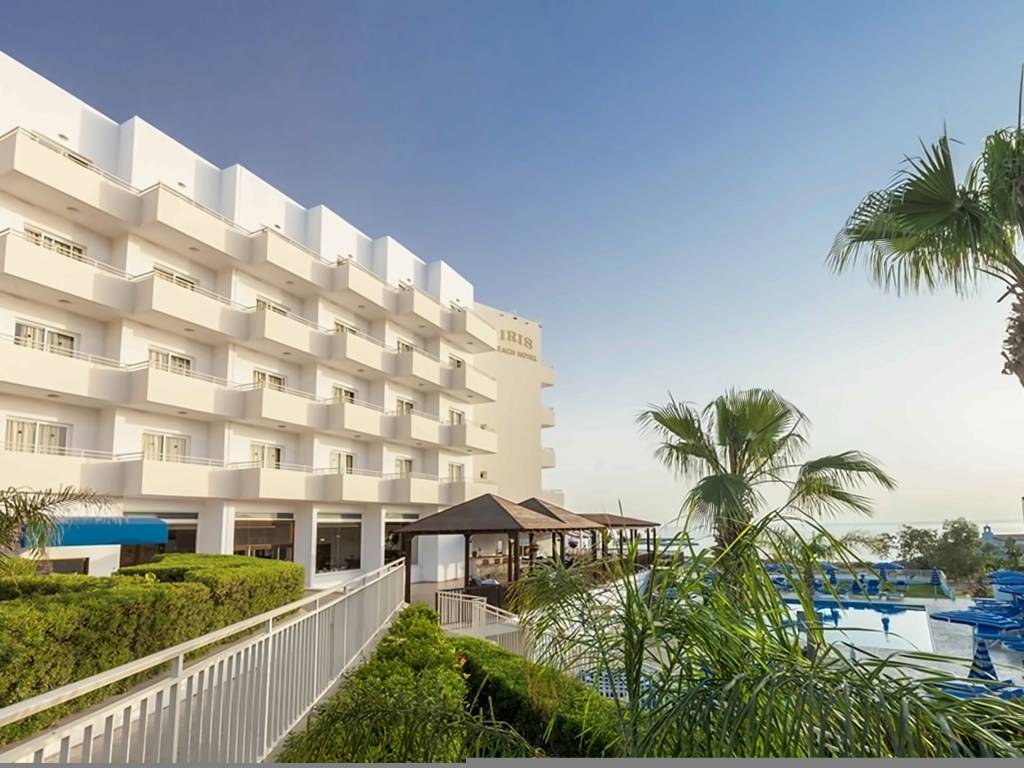 IRIS BEACH HOTEL 3 ★