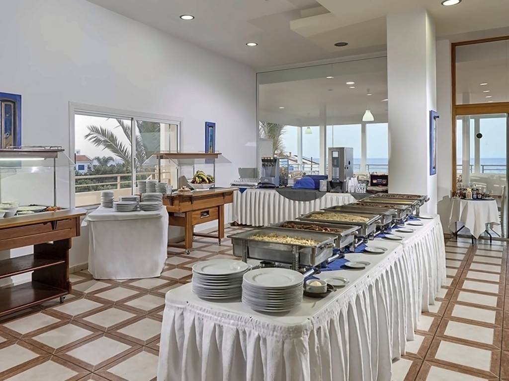 IRIS BEACH HOTEL 3 ★