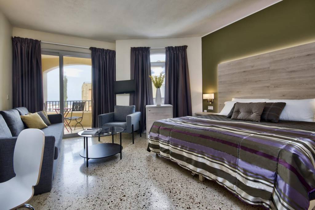 IL-PLAZZIN HOTEL 4★