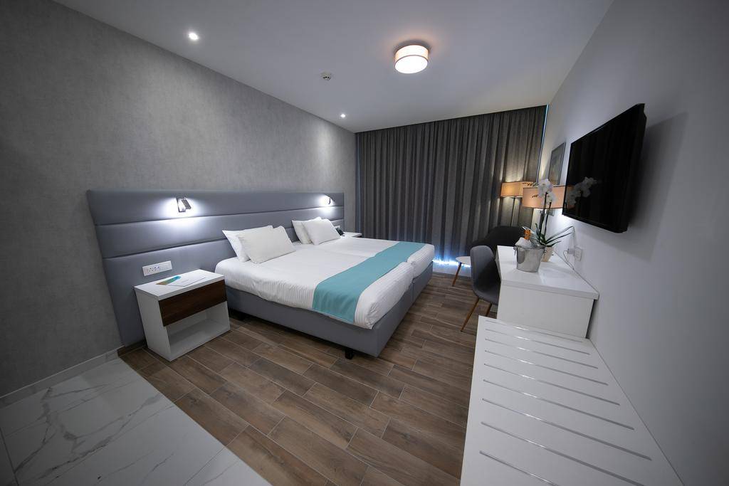 SOLANA HOTEL AND SPA 4★