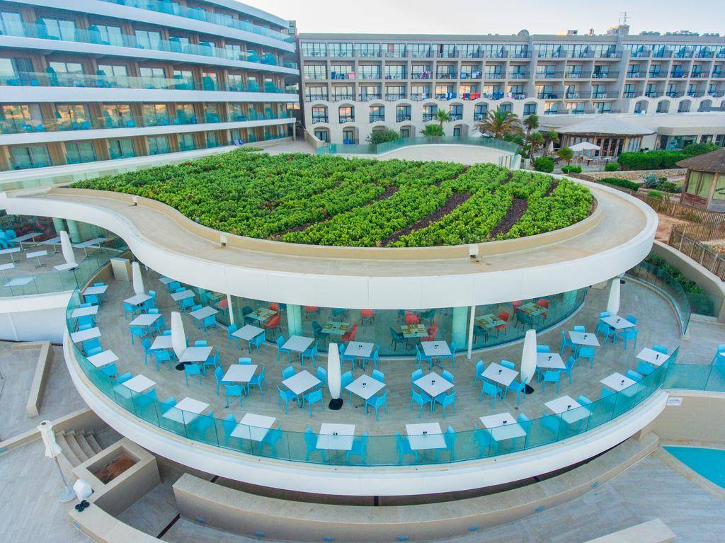 RAMLA BAY RESORT 4★