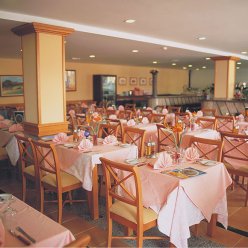 BRONCEMAR BEACH 3★