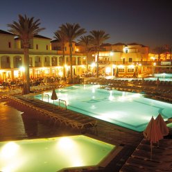 BRONCEMAR BEACH 3★