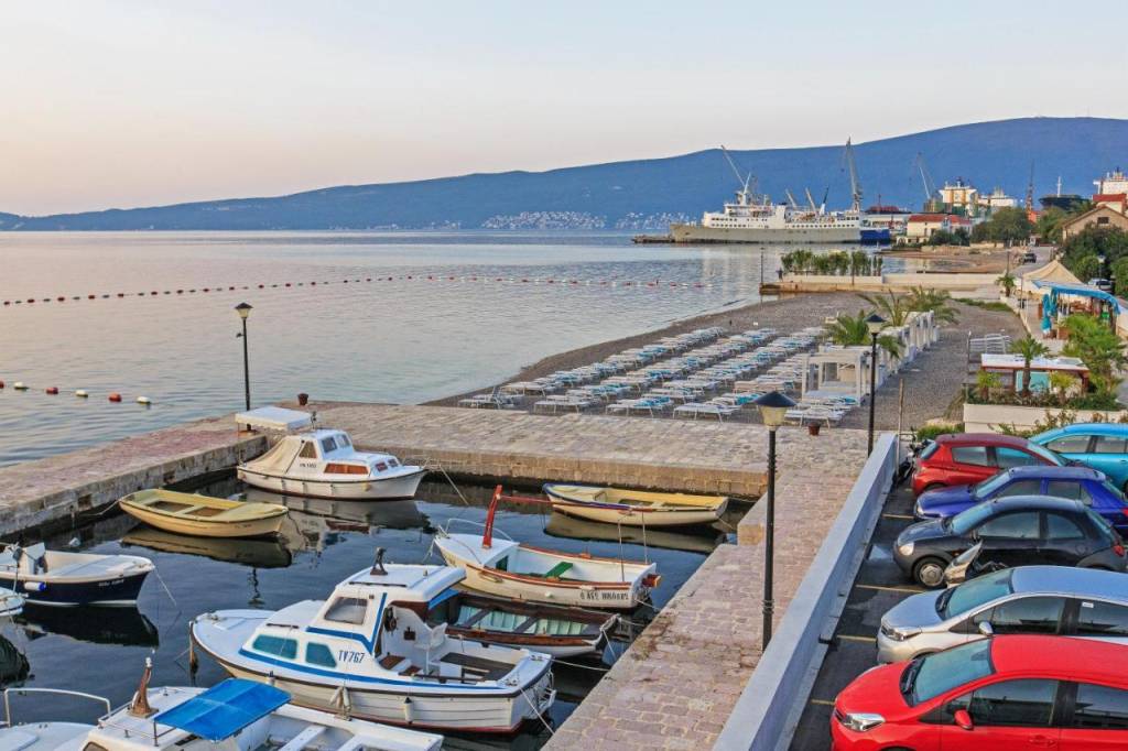 CARINE HOTEL DELFIN 4★