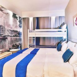 CARINE HOTEL DELFIN 4★