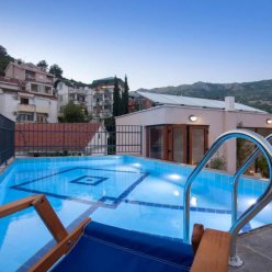 HOTEL TWELVE BY AYCON 4★