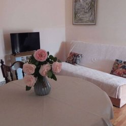 TEODORA APARTMENTS 3★