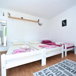 APARTMENTS ROOMS JOVANA 3★