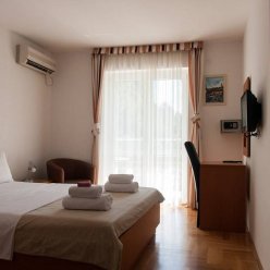 APARTMENTS SARA LUX 4★