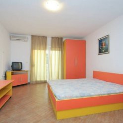 MEDIN ORANGE HOUSE 3★