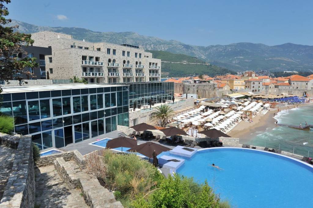 AVALA RESORT & VILLAS 4★