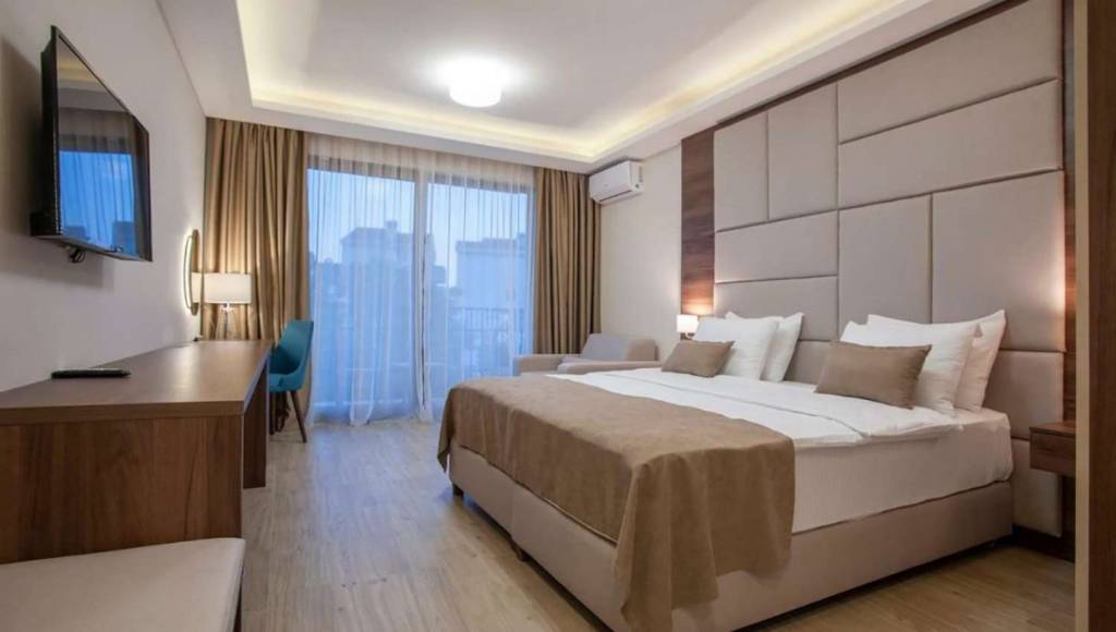 HOTEL TWELVE BY AYCON 4★