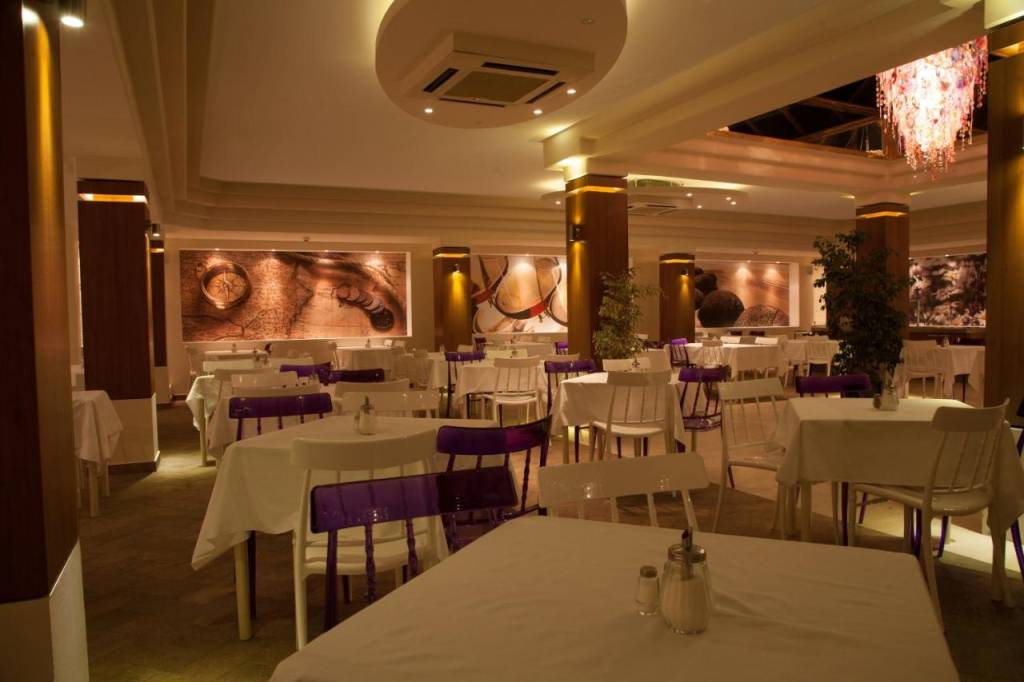 SLOVENSKA PLAZA HOTEL COMPLEX 3★