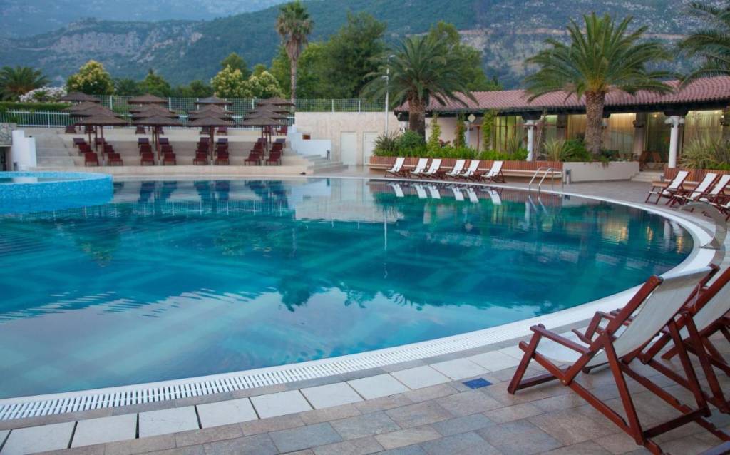 SLOVENSKA PLAZA HOTEL COMPLEX 3★