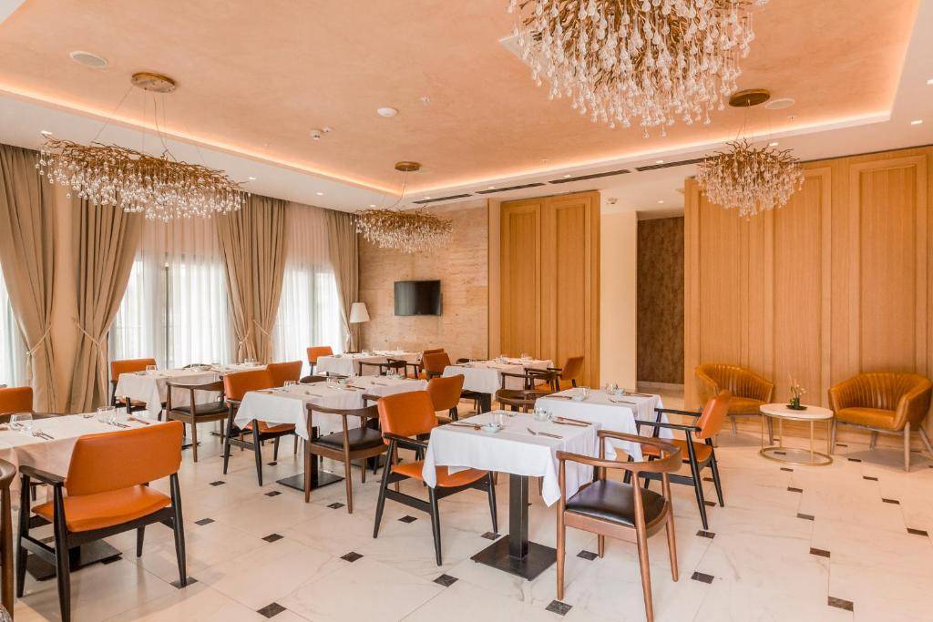 HUMA KOTOR BAY HOTEL & VILLAS 5★