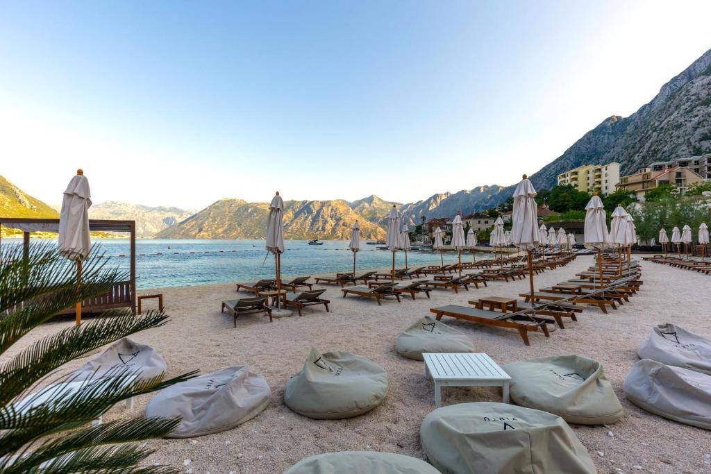 HUMA KOTOR BAY HOTEL & VILLAS 5★