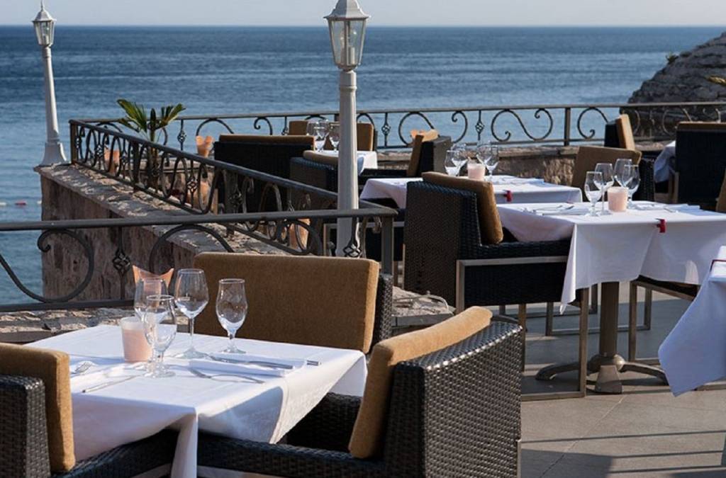 BOUTIQUE HOTEL ASTORIA 4★