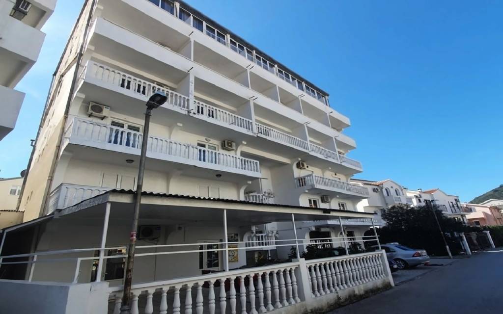 APARTMENTS ROOMS JOVANA 3★