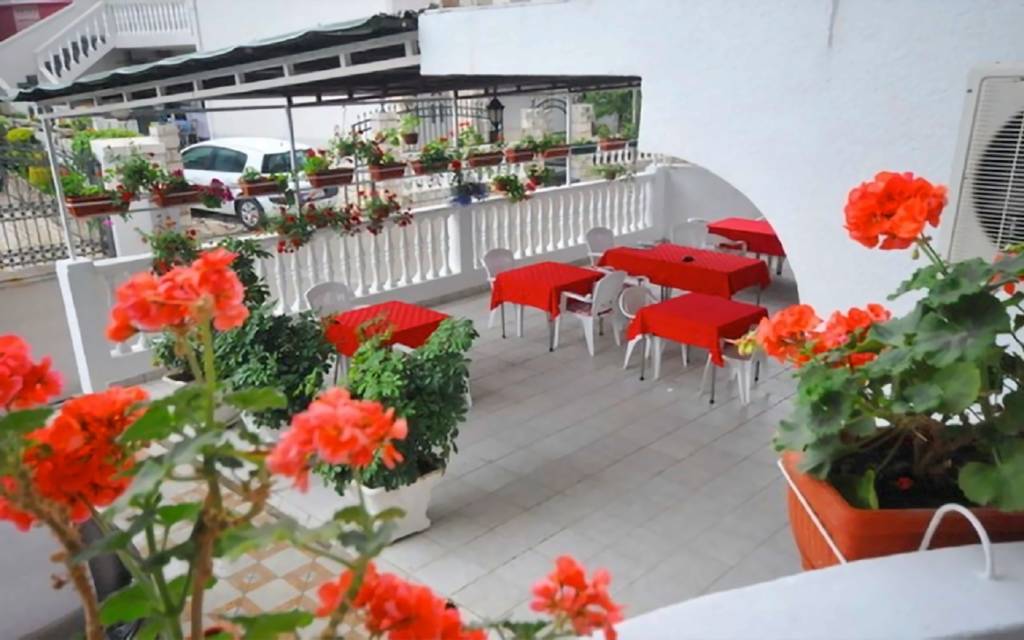 APARTMENTS ROOMS JOVANA 3★