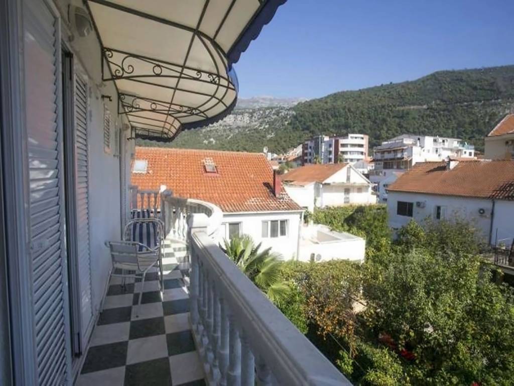 APARTMENTS PETROVA 3★