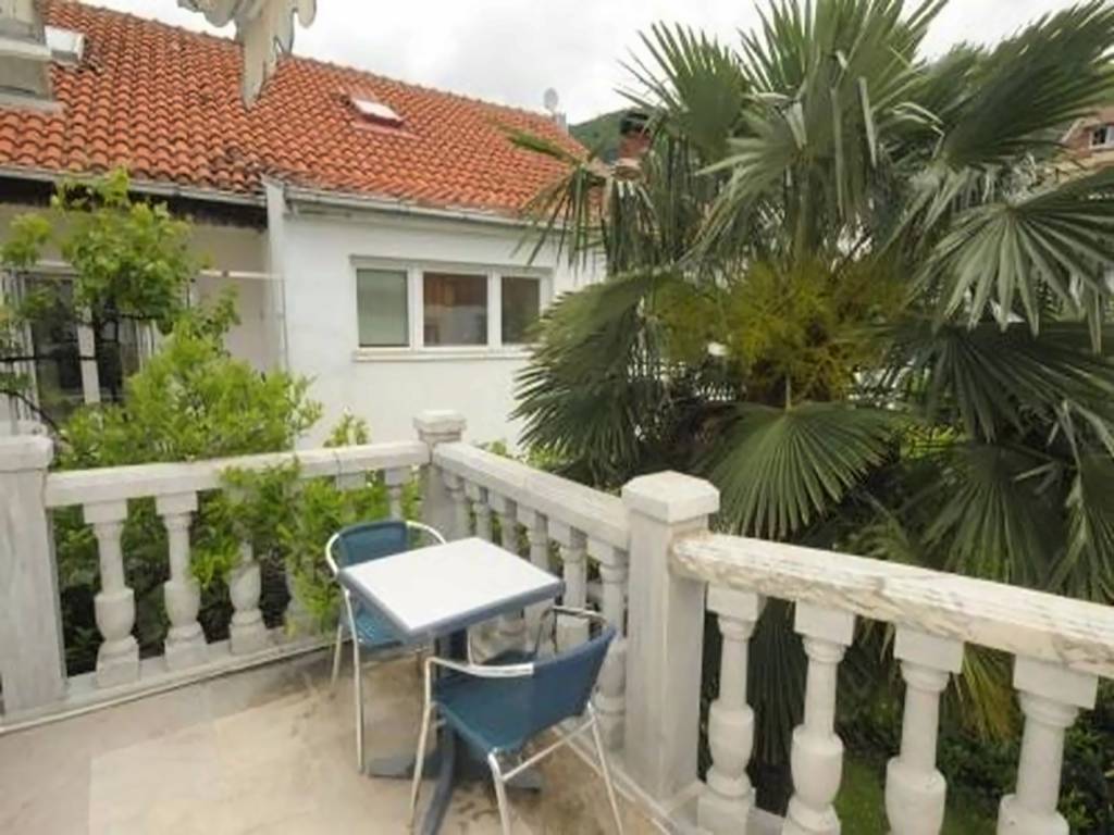 APARTMENTS PETROVA 3★