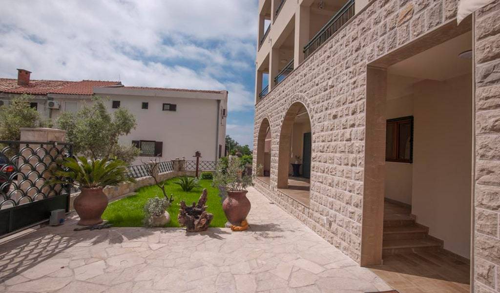 GUESTHOUSE MEDIN 4★