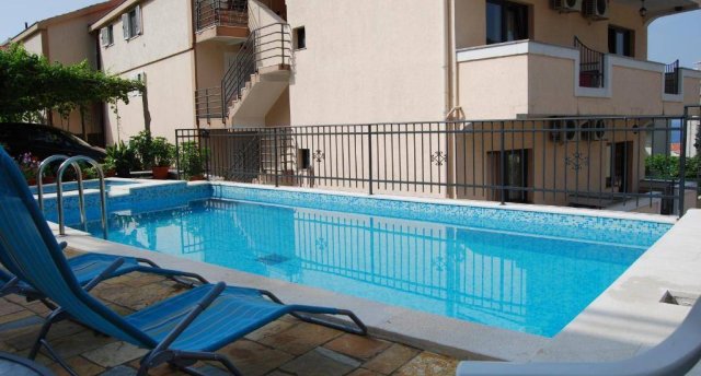 SRZENTIC APARTMENTI 3★