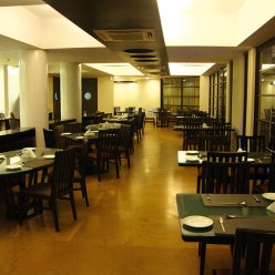 WHISPERING PALMS BEACH RESORT 4★