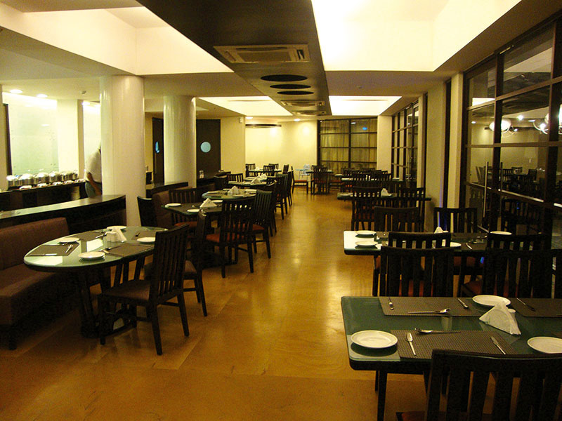 WHISPERING PALMS BEACH RESORT 4★