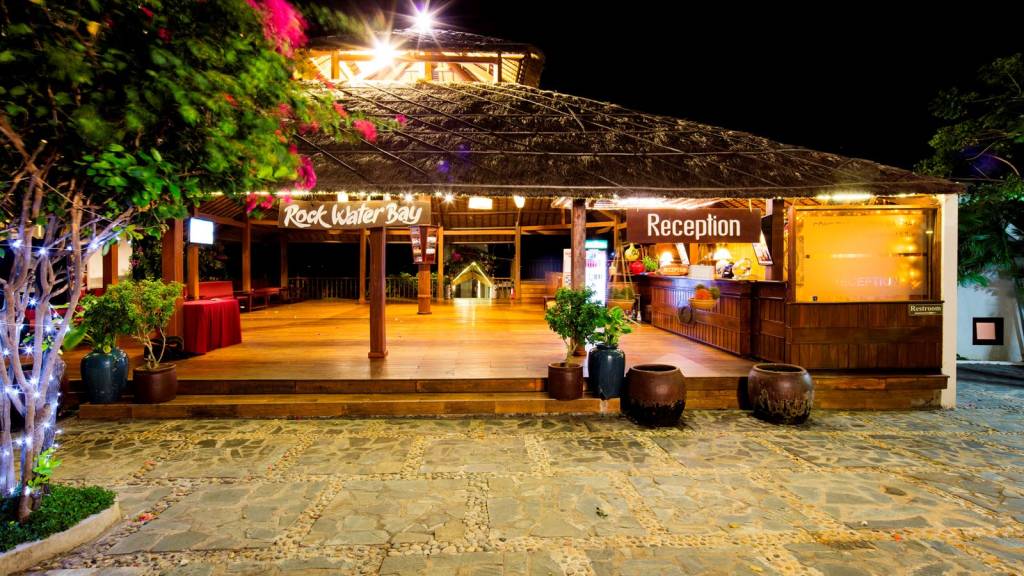 ROCK WATER BAY BEACH RESORT & SPA 3★