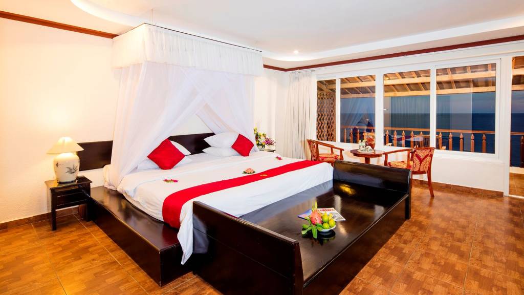 ROCK WATER BAY BEACH RESORT & SPA 3★