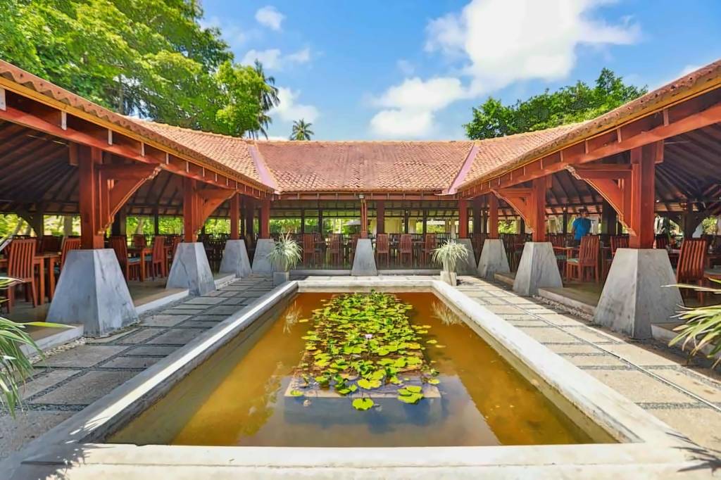 THE PALMS HOTEL 4★