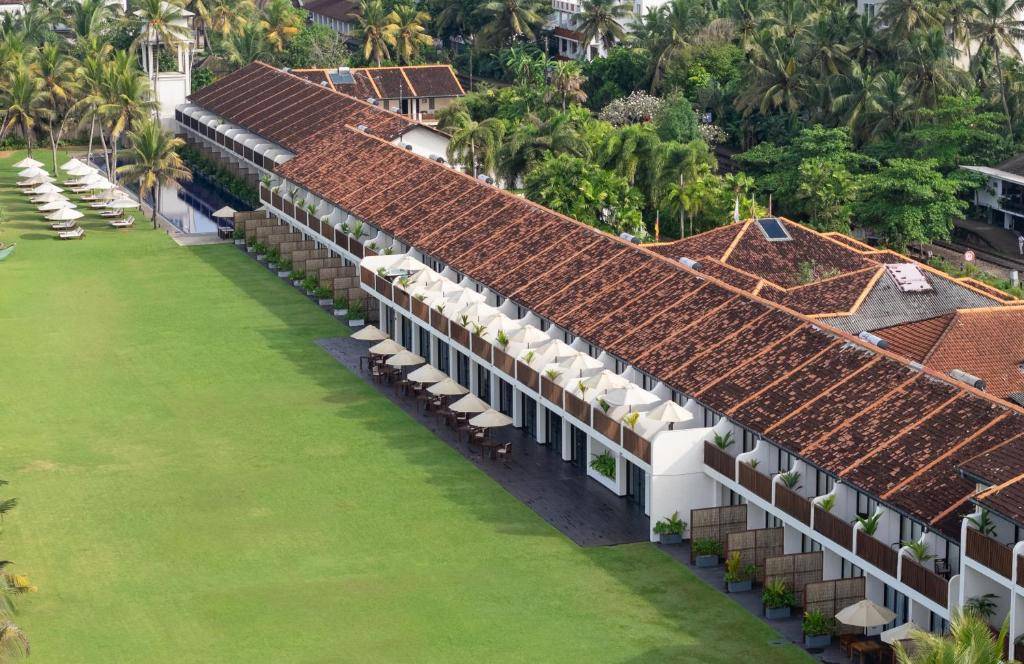 EKHO SURF HOTEL 4★