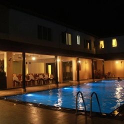 EARL'S RED PASSIKUDAH 3★