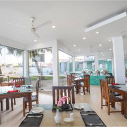 HIKKADUWA BEACH HOTEL 3★