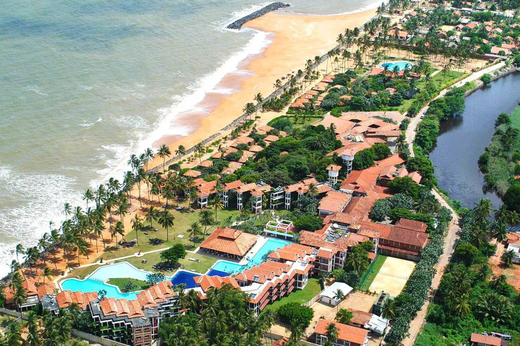 CLUB HOTEL DOLPHIN 4★