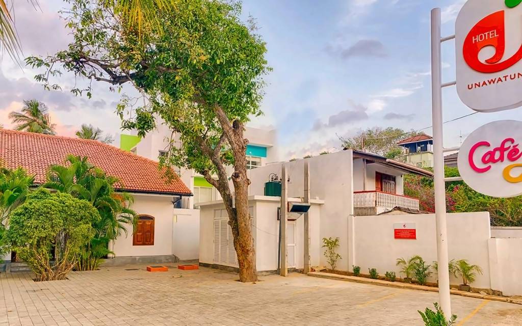 HOTEL J UNAWATUNA 3★