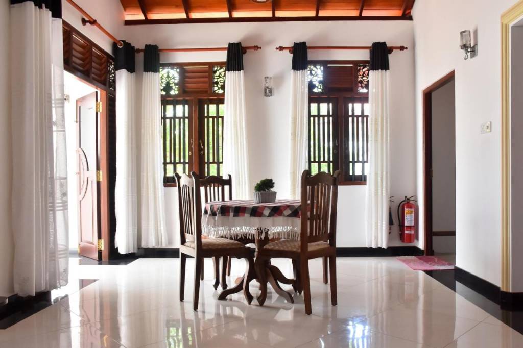 VILLA DE WHITE SAMBUR 3★