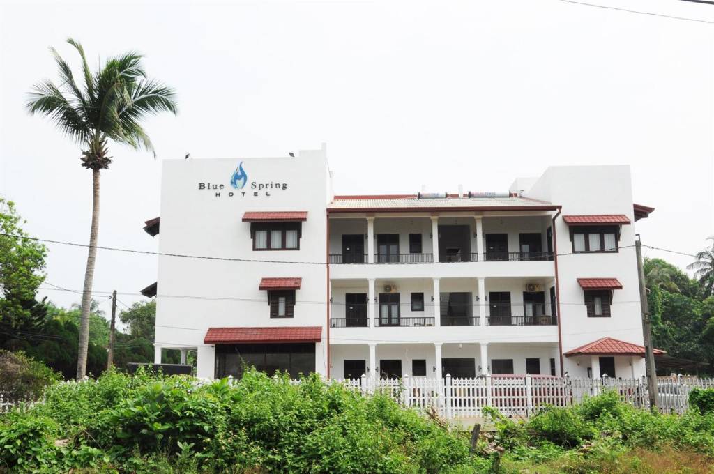 BLUE SPRING HOTEL 3★