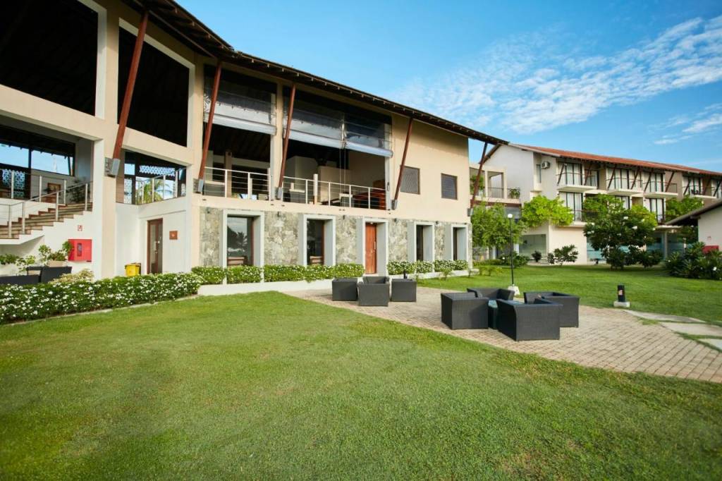 THE CALM RESORT & SPA 4★