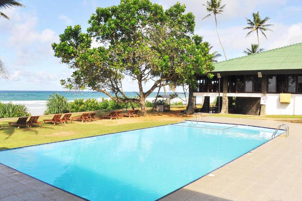 KOGGALA BEACH HOTEL 3★