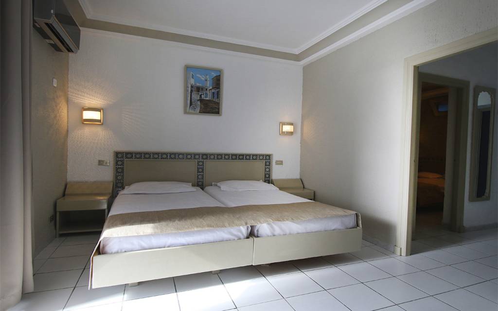 NOVOSTAR BUDGET PYRAMIDES CLUB & SPA 3★