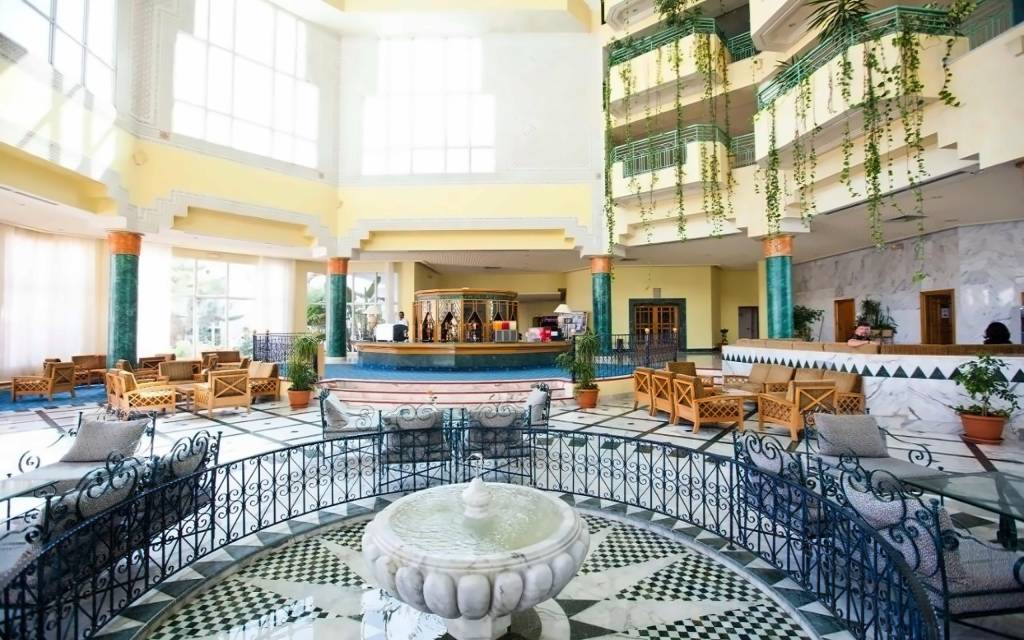 EL MOURADI EL MENZAH 4★