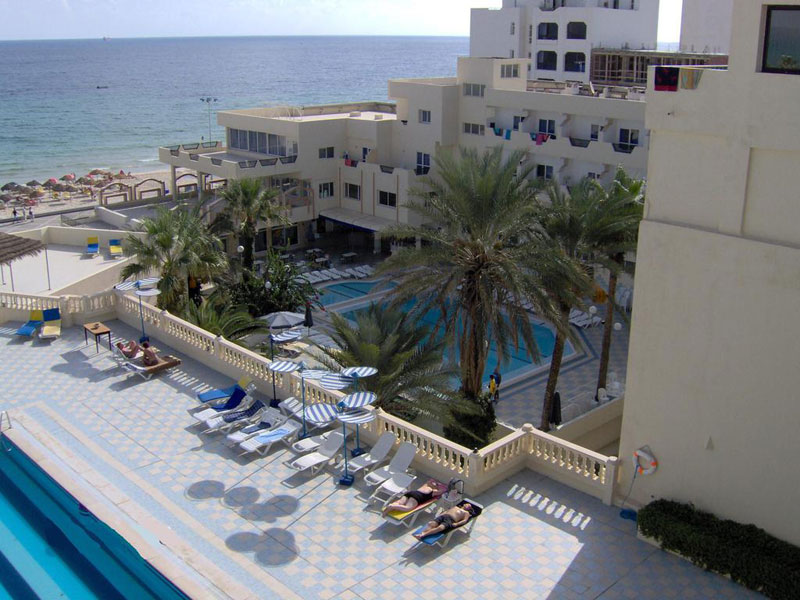 KARAWAN BEACH & RESORT 3★